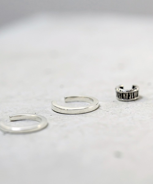 NARRATIVE PLATOON(ナラティブ プラトゥーン)の「NARRATIVE PLATOON ナラティヴプラトゥーン / Slice ear cuff シルバー925スライスイヤーカフ イヤカフ 鏡面カラー / np-ec004(イヤーカフ・メンズ・シルバー・FREE)」の3枚目の写真