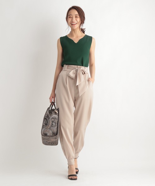 Andemiu（アンデミュウ）の「デコルテ美人ハートネックニットノースリ―ブ948834（Tシャツ/カットソー・レディース・チャコールグレー/ブラック/グリーン・FREE）」の10枚目の写真