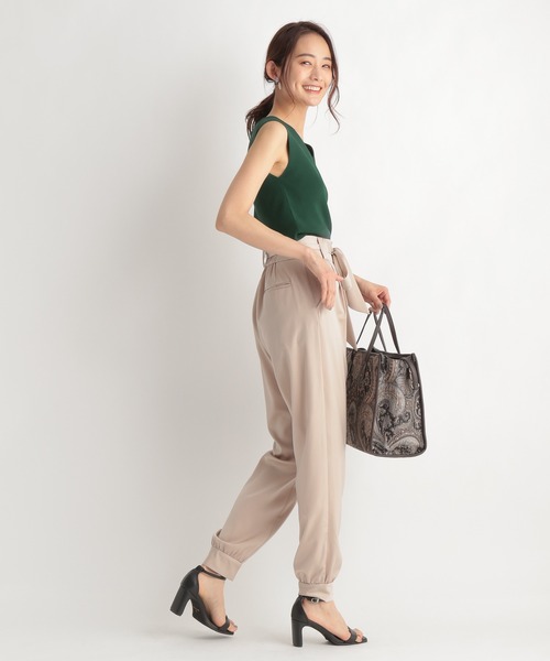 Andemiu（アンデミュウ）の「デコルテ美人ハートネックニットノースリ―ブ948834（Tシャツ/カットソー・レディース・チャコールグレー/ブラック/グリーン・FREE）」の13枚目の写真