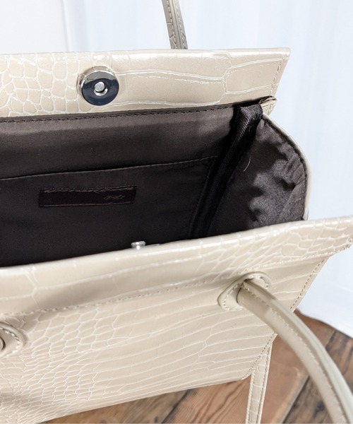 Per sist ence（パーシエンス）の「Per sist ence/パーシエンス　クロコ型押しショルダーバッグ（ショルダーバッグ・レディース・ブラウン/アイボリー・FREE）」の10枚目の写真
