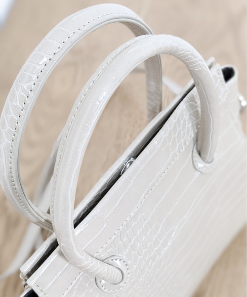 Per sist ence（パーシエンス）の「Per sist ence/パーシエンス　クロコ型押しショルダーバッグ（ショルダーバッグ・レディース・ブラウン/アイボリー・FREE）」の14枚目の写真