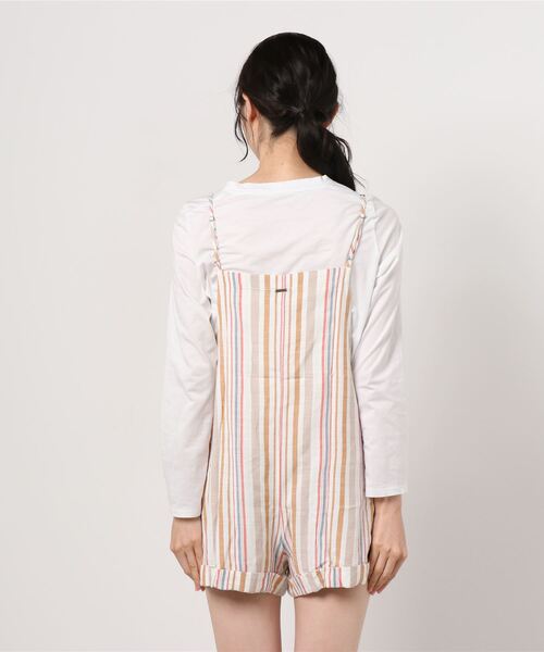 VOLCOM（ボルコム）の「CANT BE TAMED ROMPER（サロペット/オーバーオール・レディース・ホワイト・X-SMALL）」の4枚目の写真