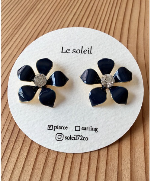 tone(トーン)の「【Le soleil】ボタニカルフラワーピアス(MA)(ピアス(両耳用)・レディース・イエロー/ピンク/ネイビー/ミント・FREE)」の1枚目の写真