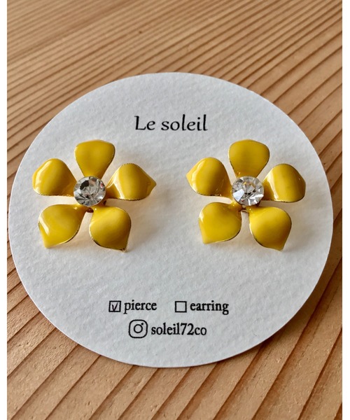 tone(トーン)の「【Le soleil】ボタニカルフラワーピアス(MA)(ピアス(両耳用)・レディース・イエロー/ピンク/ネイビー/ミント・FREE)」の3枚目の写真