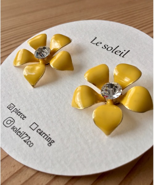 tone(トーン)の「【Le soleil】ボタニカルフラワーピアス(MA)(ピアス(両耳用)・レディース・イエロー/ピンク/ネイビー/ミント・FREE)」の5枚目の写真