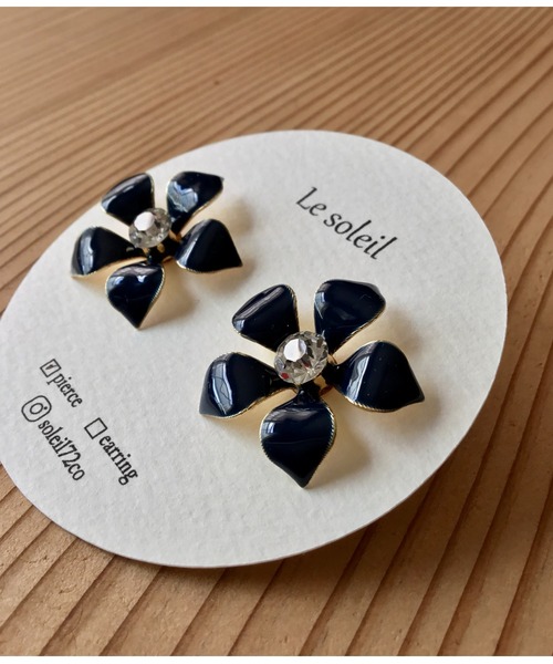 tone(トーン)の「【Le soleil】ボタニカルフラワーピアス(MA)(ピアス(両耳用)・レディース・イエロー/ピンク/ネイビー/ミント・FREE)」の8枚目の写真