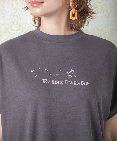 DECOY SINCE 1981（デコイシンスイチキュウハチイチ）の「刺しゅうロゴカットソー（Tシャツ/カットソー・レディース・オレンジ/チャコールグレー/ベージュ・L/M）」の14枚目の写真