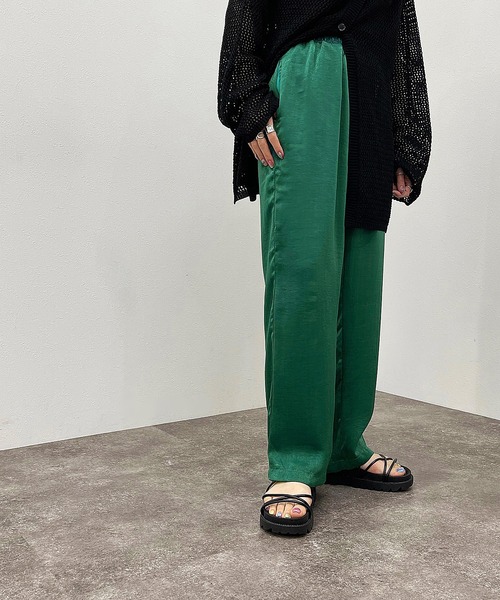 apres jour mignon（アプレジュールミニョン）の「サテンイージーパンツ【ZOZOTOWN限定アイテム】【6PO】（その他パンツ・レディース・グリーン/ブルー/オレンジ・X-LARGE/MEDIUM/SMALL）」の5枚目の写真