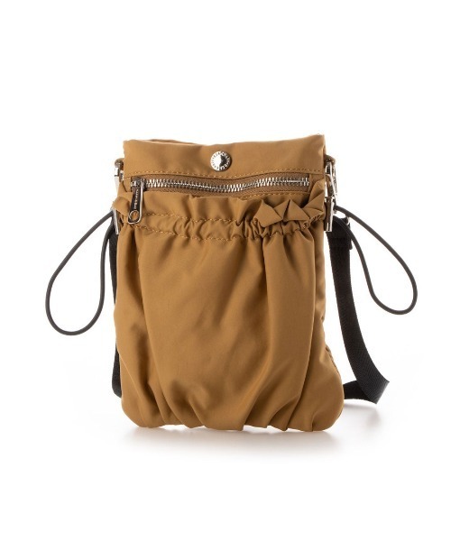 SAC（サック）の「ギャザーポケットナイロン素材ショルダーバッグ  Happy&Sac（ショルダーバッグ・レディース・キャメル/ピンク/グリーン/ブラック・FREE）」の4枚目の写真