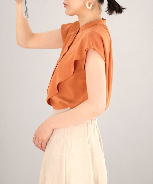 ANDJ(アンドジェイ)の「ケープカラートロピカルブラウス(シャツ/ブラウス・レディース・ホワイト/オレンジ/ブラック・M)」の10枚目の写真