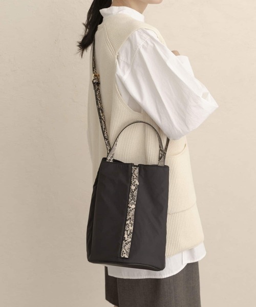 RODE SKO（ロデスコ）の「MATILDA ナイロンコンビバケツ（ショルダーバッグ・レディース・ベージュ/ブラック・ONE）」の2枚目の写真