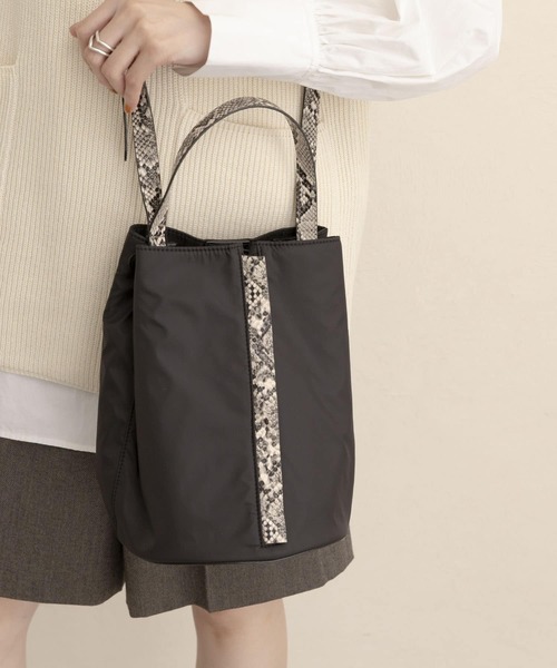 RODE SKO（ロデスコ）の「MATILDA ナイロンコンビバケツ（ショルダーバッグ・レディース・ベージュ/ブラック・ONE）」の3枚目の写真