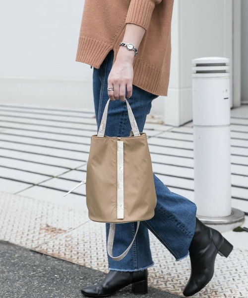 RODE SKO（ロデスコ）の「MATILDA ナイロンコンビバケツ（ショルダーバッグ・レディース・ベージュ/ブラック・ONE）」の11枚目の写真