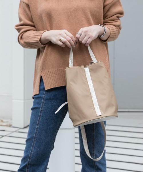 RODE SKO（ロデスコ）の「MATILDA ナイロンコンビバケツ（ショルダーバッグ・レディース・ベージュ/ブラック・ONE）」の13枚目の写真