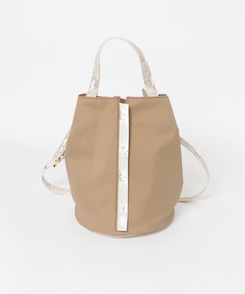 RODE SKO（ロデスコ）の「MATILDA ナイロンコンビバケツ（ショルダーバッグ・レディース・ベージュ/ブラック・ONE）」の9枚目の写真