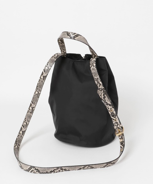 RODE SKO（ロデスコ）の「MATILDA ナイロンコンビバケツ（ショルダーバッグ・レディース・ベージュ/ブラック・ONE）」の16枚目の写真