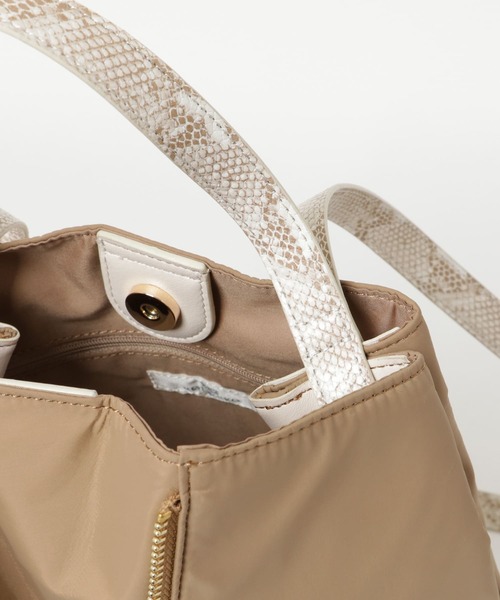 RODE SKO（ロデスコ）の「MATILDA ナイロンコンビバケツ（ショルダーバッグ・レディース・ベージュ/ブラック・ONE）」の5枚目の写真