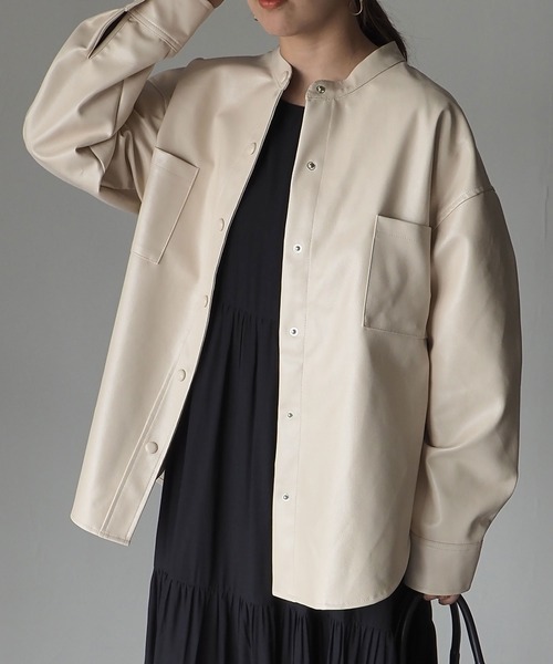 Riberry(リベリー)の「スタンドカラーシャツジャケット(ライダースジャケット・レディース・ブラック/オリーブ/アイボリー・MEDIUM)」の8枚目の写真