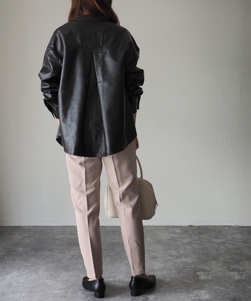 Riberry(リベリー)の「スタンドカラーシャツジャケット(ライダースジャケット・レディース・ブラック/オリーブ/アイボリー・MEDIUM)」の11枚目の写真