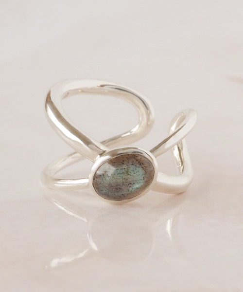 D.U.E(ディー・ユー・イー)の「D.U.E カボションクロスシルバーリング(リング・レディース・ライトグレー/レッド・FREE)」の2枚目の写真