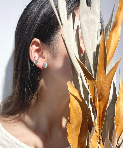 D.U.E(ディー・ユー・イー)の「D.U.E カボションクロスシルバーリング(リング・レディース・ライトグレー/レッド・FREE)」の3枚目の写真