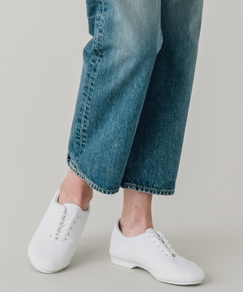 CROWN JAZZ（クラウンジャズ）の「【CROWN】〈別注〉DANCE JAZZ WOMEN（その他シューズ・レディース・ホワイト/ブラック・4/6/5）」の2枚目の写真