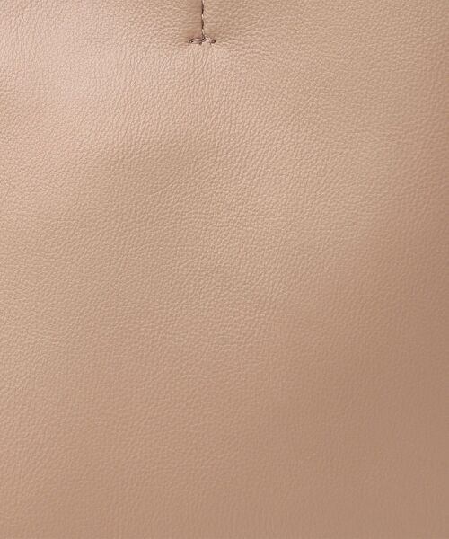 SHIPS（シップス）の「フェイクレザービッグトート◆（トートバッグ・レディース・ブラック/ベージュ・ONE SIZE）」の7枚目の写真