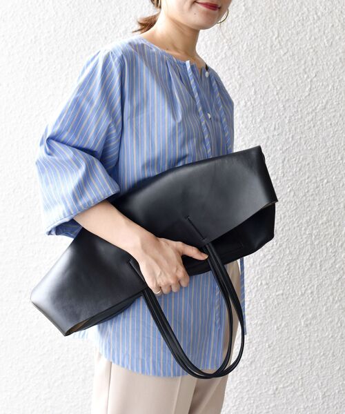 SHIPS（シップス）の「フェイクレザービッグトート◆（トートバッグ・レディース・ブラック/ベージュ・ONE SIZE）」の8枚目の写真