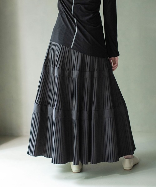 MARECHAL TERRE(マルシャルテル)の「ティアードプリーツスカート(スカート・レディース・チャコールグレー/ブラック/ネイビー/イエロー・MEDIUM)」の13枚目の写真