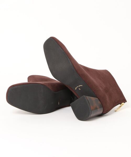 AGOSTO（アゴスト）の「チャンキーヒールスクエアーショートブーツ（ブーツ・レディース・ダークブラウン/グレー・S/L）」の4枚目の写真