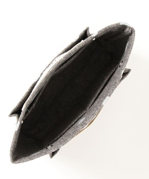 BIRTHDAY BAR(バースデイバー)の「フェルト バッグインバッグ(その他小物・レディース・グレー・フリー)」の8枚目の写真