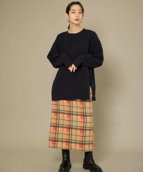 KBF（ケイビーエフ）の「アウトリンキングサイドボタンニット（ニット/セーター・レディース・ベージュ/ネイビー/アイボリー・ONE）」の21枚目の写真