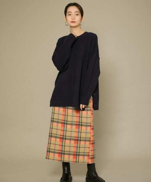 KBF（ケイビーエフ）の「アウトリンキングサイドボタンニット（ニット/セーター・レディース・ベージュ/ネイビー/アイボリー・ONE）」の20枚目の写真