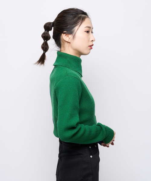 CIAOPANIC（チャオパニック）の「2トーンタートルネックプルオーバー（ニット/セーター・レディース・ブラック/グリーン/アイボリー・FREE）」の11枚目の写真