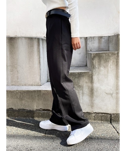 ENVYM(アンビー)の「センタープレスストレートPT(その他パンツ・レディース・ブラック/ブラウン/アイボリー・SMALL/MEDIUM)」の4枚目の写真