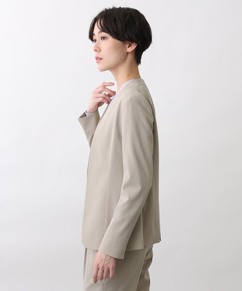 INDIVI ノーカラージャケット サイズ13 INDIVI スーツ 春SALE！「日本製／トリアセテート混」スタイル