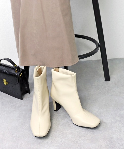 LibertyDoll(リバティードール)の「Liberty Doll /スクエアトゥ7.5cmセットバックヒールストレッチブーツ (9075)ショートブーツ(ブーツ・レディース・アイボリー/ブラック/グレイッシュベージュ・S/M/L/LL)」の7枚目の写真