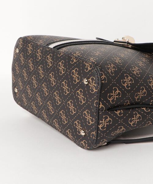 Guess(ゲス)の「KASINTA Flap Backpack(バックパック/リュック・レディース・ブラウン/ホワイト・ONE SIZE)」の12枚目の写真