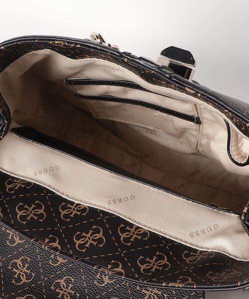 Guess(ゲス)の「KASINTA Flap Backpack(バックパック/リュック・レディース・ブラウン/ホワイト・ONE SIZE)」の13枚目の写真