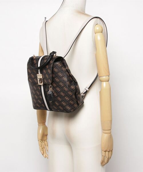 Guess(ゲス)の「KASINTA Flap Backpack(バックパック/リュック・レディース・ブラウン/ホワイト・ONE SIZE)」の14枚目の写真