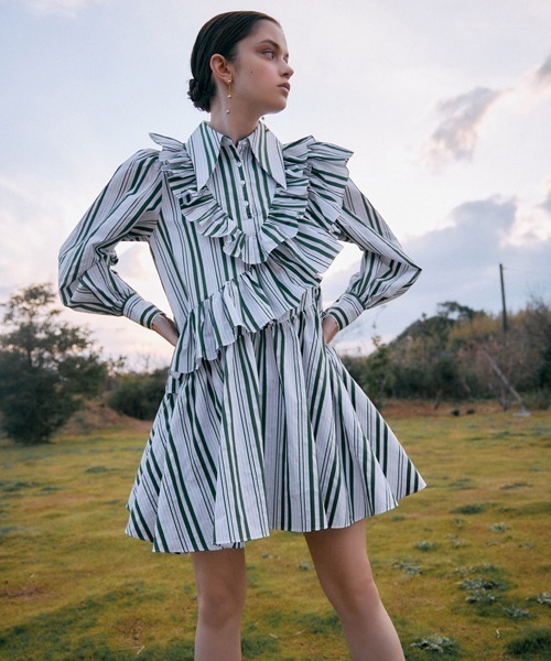 EIMY ISTOIRE（エイミーイストワール）の「アシンメトリーフリル