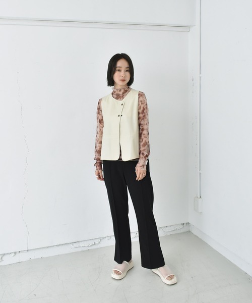 RETRO GIRL(レトロガール)の「ドット釦ベスト(ベスト・レディース・ブルー/オフホワイト/ブラック・FREE)」の7枚目の写真