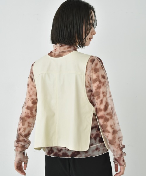 RETRO GIRL(レトロガール)の「ドット釦ベスト(ベスト・レディース・ブルー/オフホワイト/ブラック・FREE)」の4枚目の写真