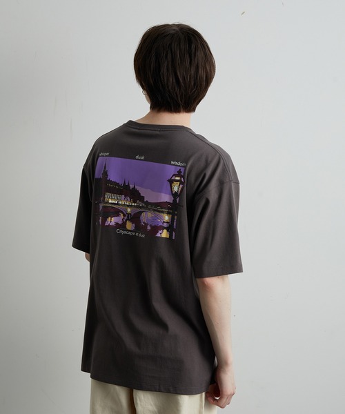 JUNRED（ジュンレッド）の「ノスタルジックグラフィックTシャツ（Tシャツ/カットソー・メンズ・ホワイト/チャコールグレー/カーキ・LL/M/L）」の5枚目の写真