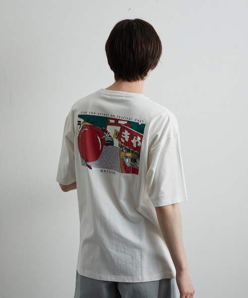 JUNRED（ジュンレッド）の「ノスタルジックグラフィックTシャツ（Tシャツ/カットソー・メンズ・ホワイト/チャコールグレー/カーキ・LL/M/L）」の7枚目の写真