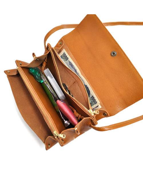 CLEDRAN（クレドラン）の「【本革 財布機能付き】CL3449 BAGU 2WAY WALLET SHOULDER（ショルダーバッグ・レディース・ブラック/キャメル/グリーン・FREE）」の11枚目の写真