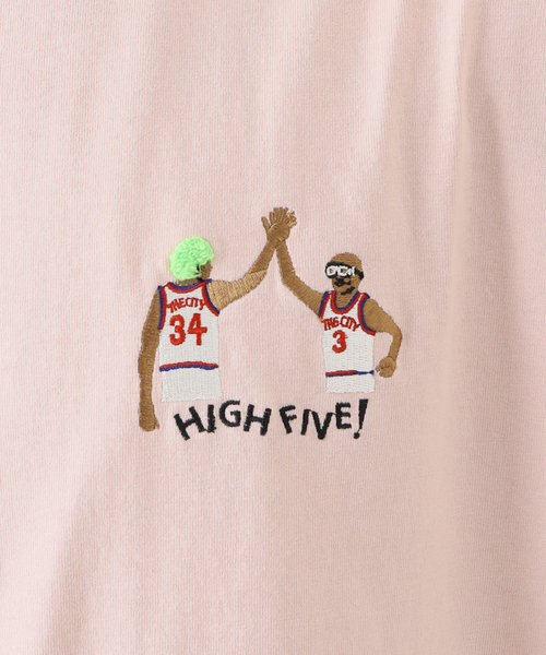 B.C STOCK(ベーセーストック)の「【3x3.EXE】 C/N-T-HIGH FIVE-(Tシャツ/カットソー・メンズ・ホワイト/グレー/ピンク/モスグリーン・SMALL/MEDIUM/LARGE/X-LARGE)」の6枚目の写真