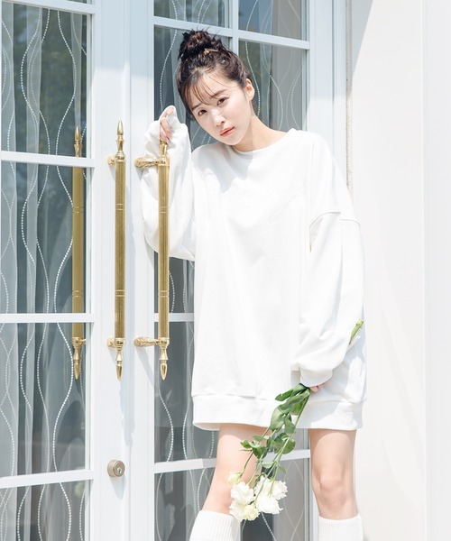 qumerry.（キュメリ）の「ロゴスウェットプルオーバー（スウェット・レディース・ホワイト/ネイビー/ブラウン・FREE）」の2枚目の写真