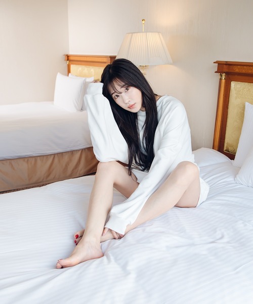 qumerry.（キュメリ）の「ロゴスウェットプルオーバー（スウェット・レディース・ホワイト/ネイビー/ブラウン・FREE）」の8枚目の写真