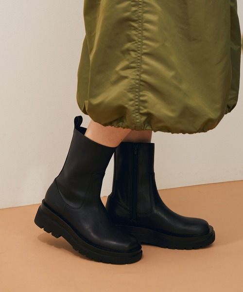 ADAM ET ROPE'（アダムエロペ）の「〈追加〉トラックソールストレッチブーツ（ブーツ・レディース・ブラック/ホワイト・38/37/39/36）」の5枚目の写真
